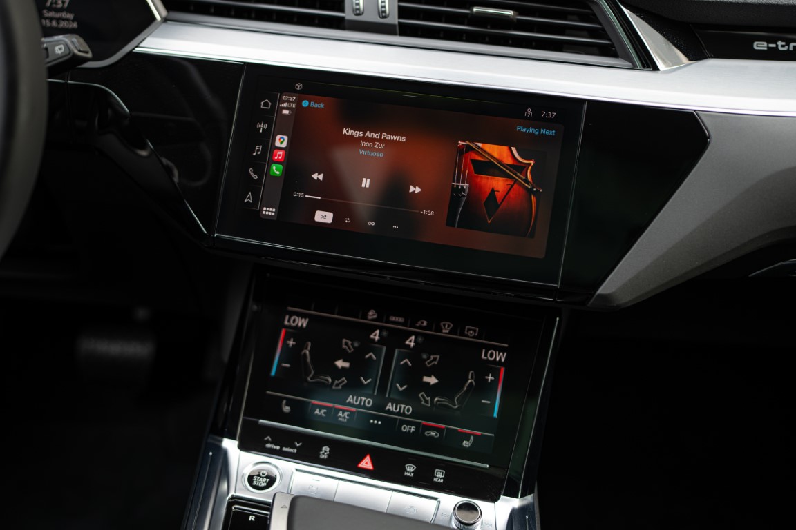 Kết nối Apple CarPlay không dây audi q8 etron